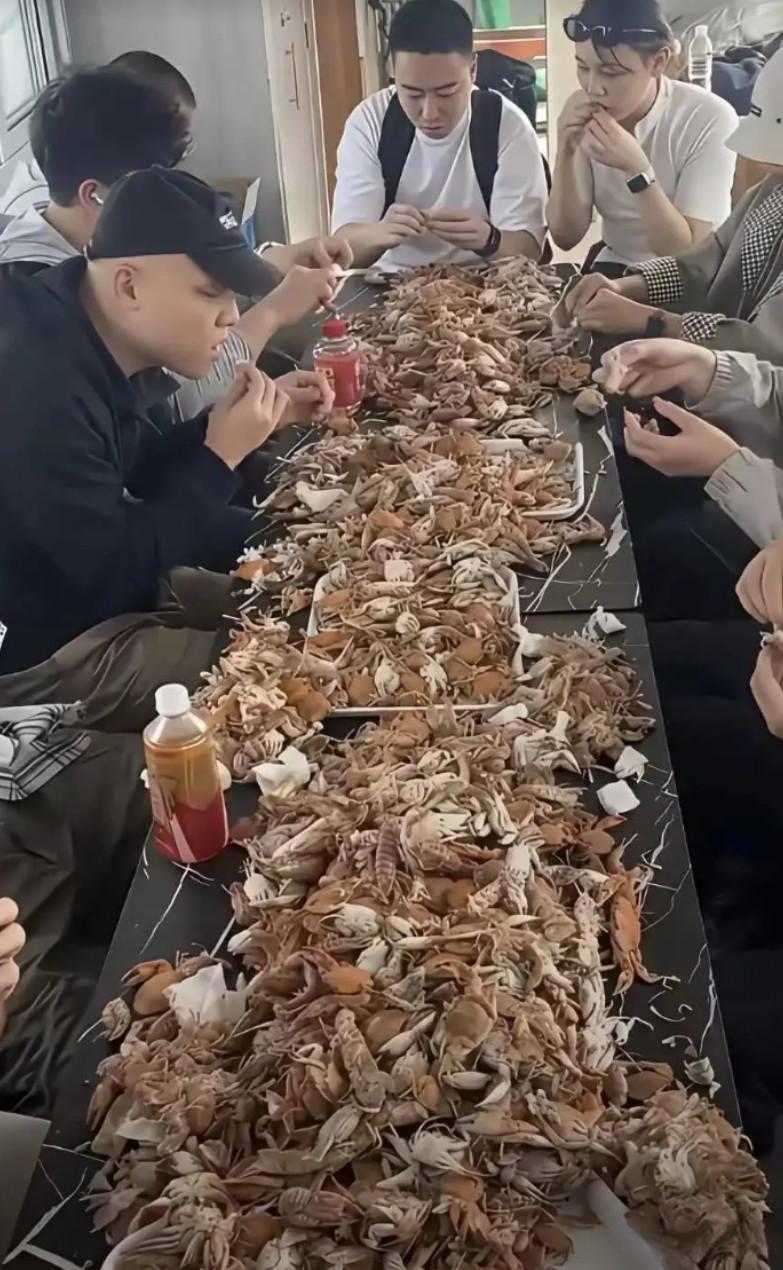 这是什么情况，肯定去海边了[大笑]