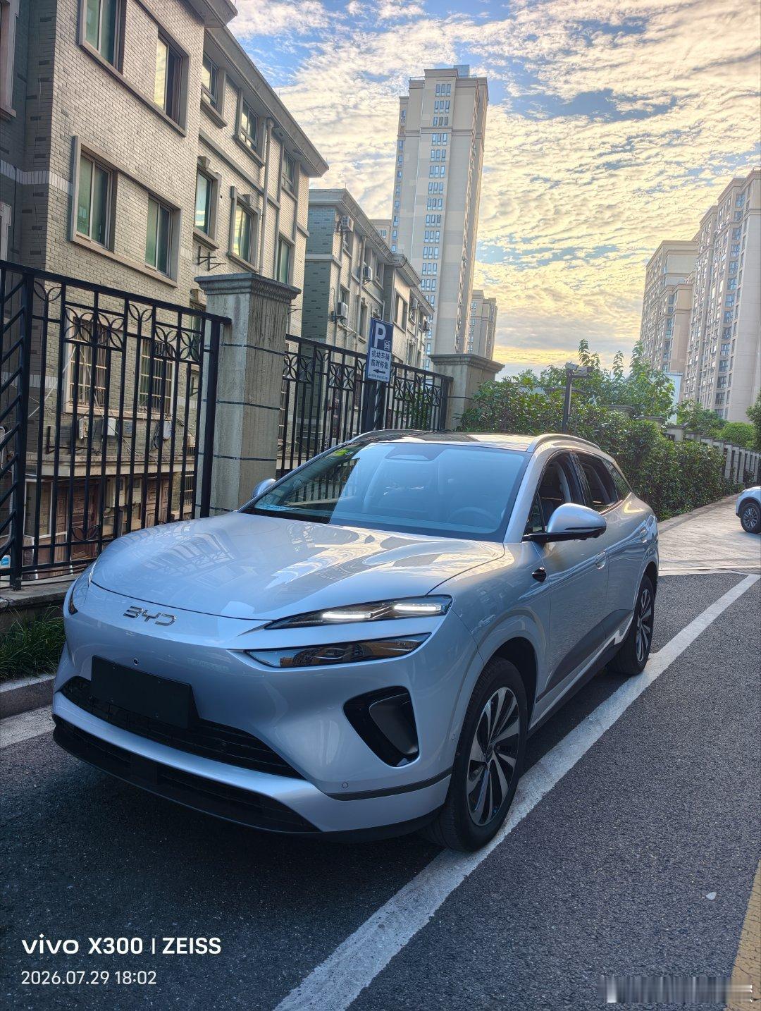 人生第一辆电车比亚迪海狮06EV。​