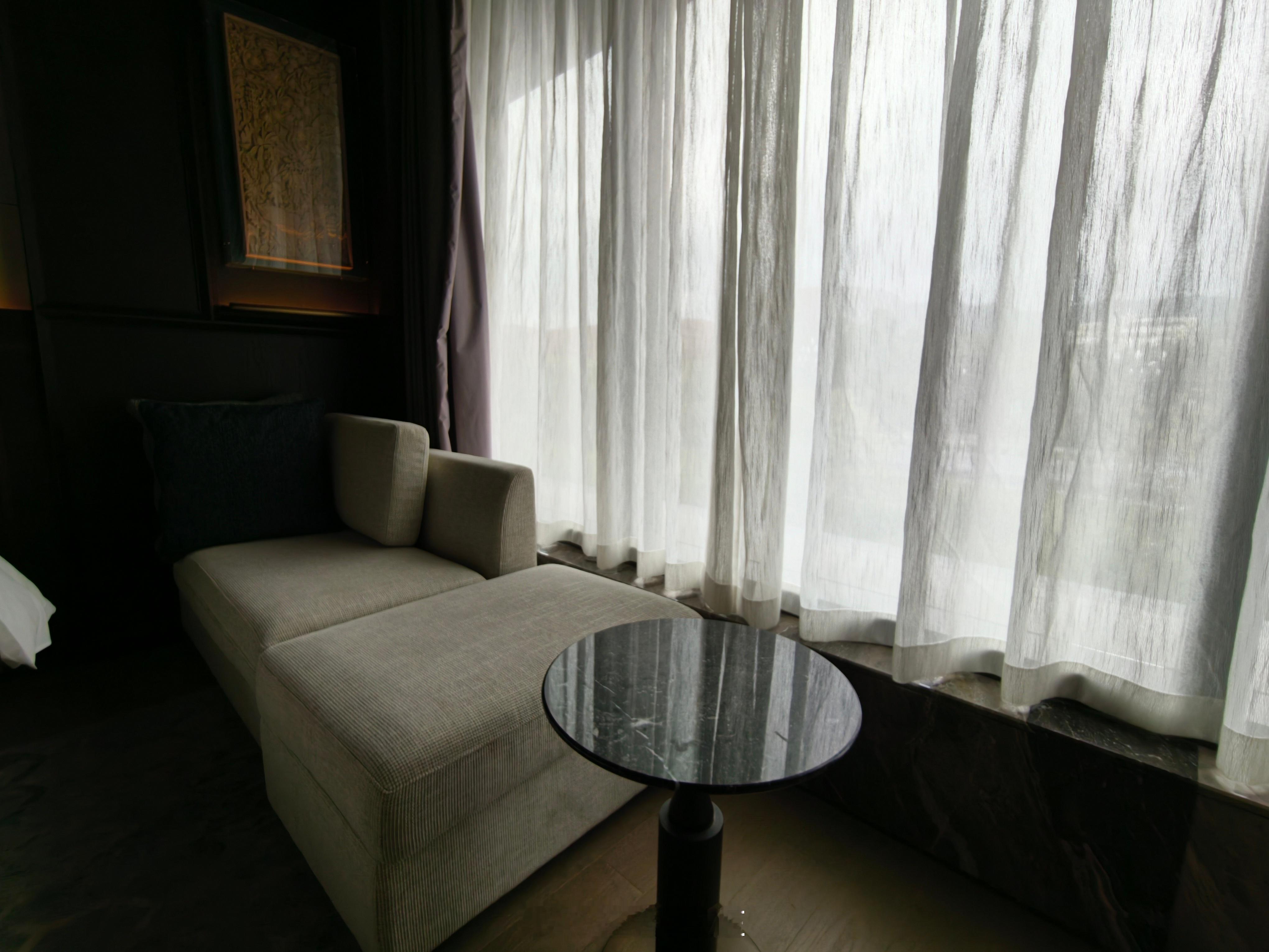 住酒店不带毛巾的人天塌了你住酒店带毛巾么？我先说，我是不带的，但我媳妇就强迫症必