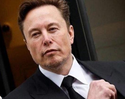 马斯克无情的说：“不要触碰中国的底线，中国仅用40年，就从全球工业产值8%到如今