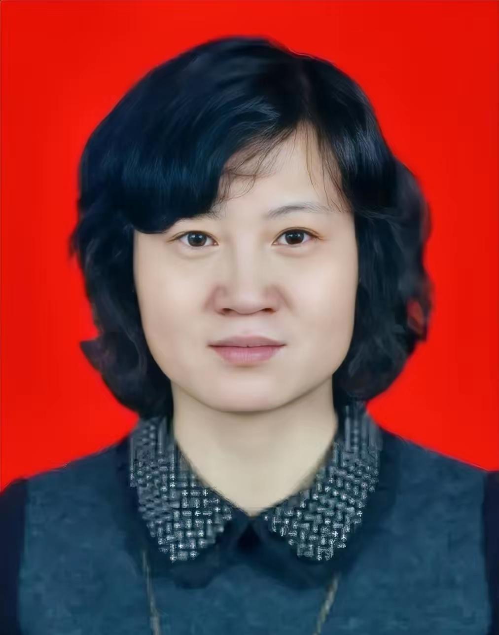 长安大学巾帼副教授胡彦梅胡彦梅，女，1976年12月生于宁夏永宁，长安大学理