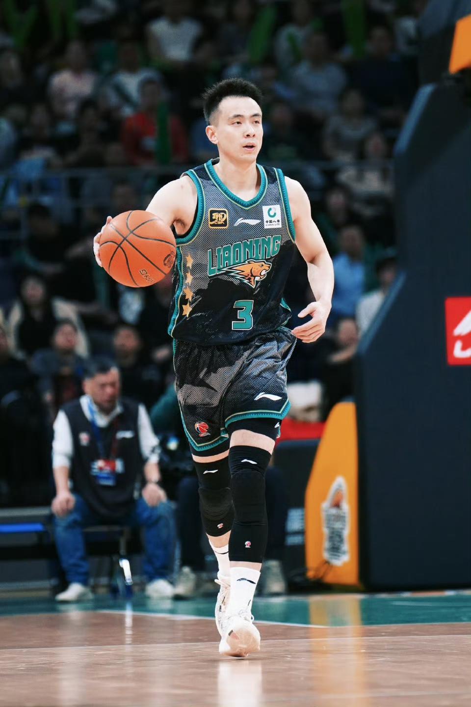 主教练杨鸣辞职，辽宁109-57大胜四川，看看本场比赛的数据和正负值，谁是球队赢