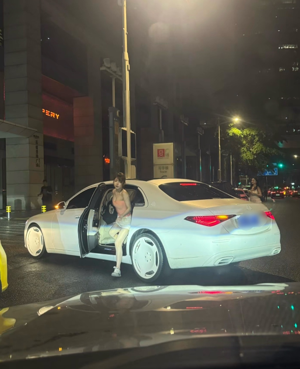 靠实力坐上迈巴赫，心安理得