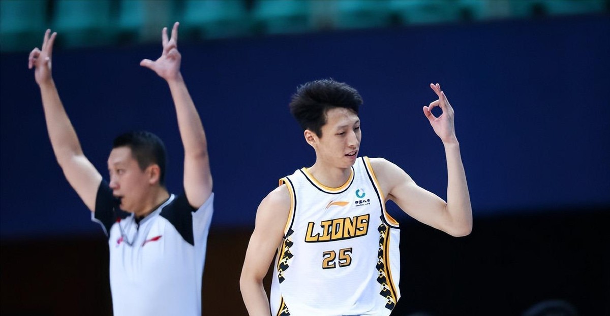 赵岩昊，这回真走了！广厦开出诚意合同，他还是选了宁波。不为别的，就为能踏踏实实打上球。一个经历过重伤