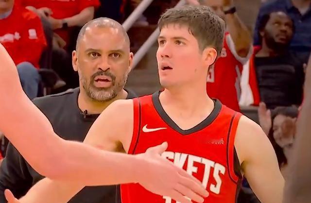 火箭队未来核心控卫的终极选择？临危受命，谢泼德仅用三场季后赛就把身价彻底打没了。