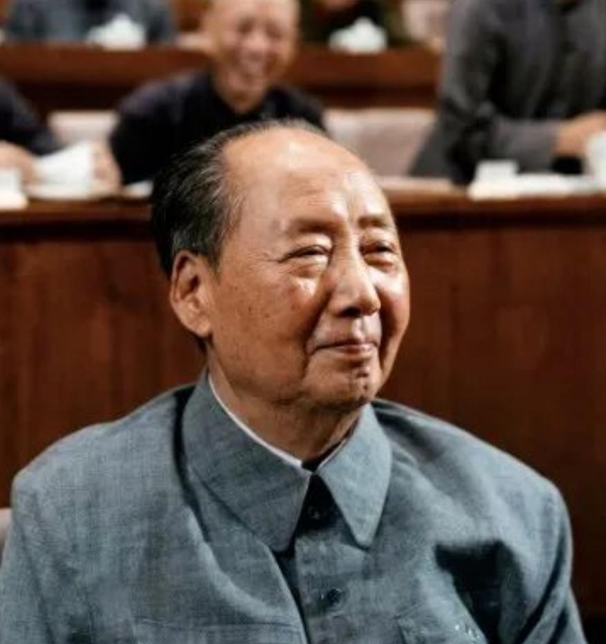 有人说，如果毛主席看到现在中国废除阶级斗争为纲，经过改革开放后，中国人民的生活水