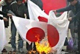 就在刚刚，高市早苗再有重大举动：别污损日本国旗，否则坐牢。日本首相高市早苗在在赢