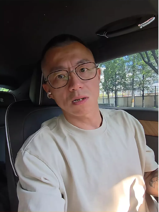 陈震：小米YU7使用手机芯片当座舱芯片完全没有问题！陈震表示只要汽车的安全系统