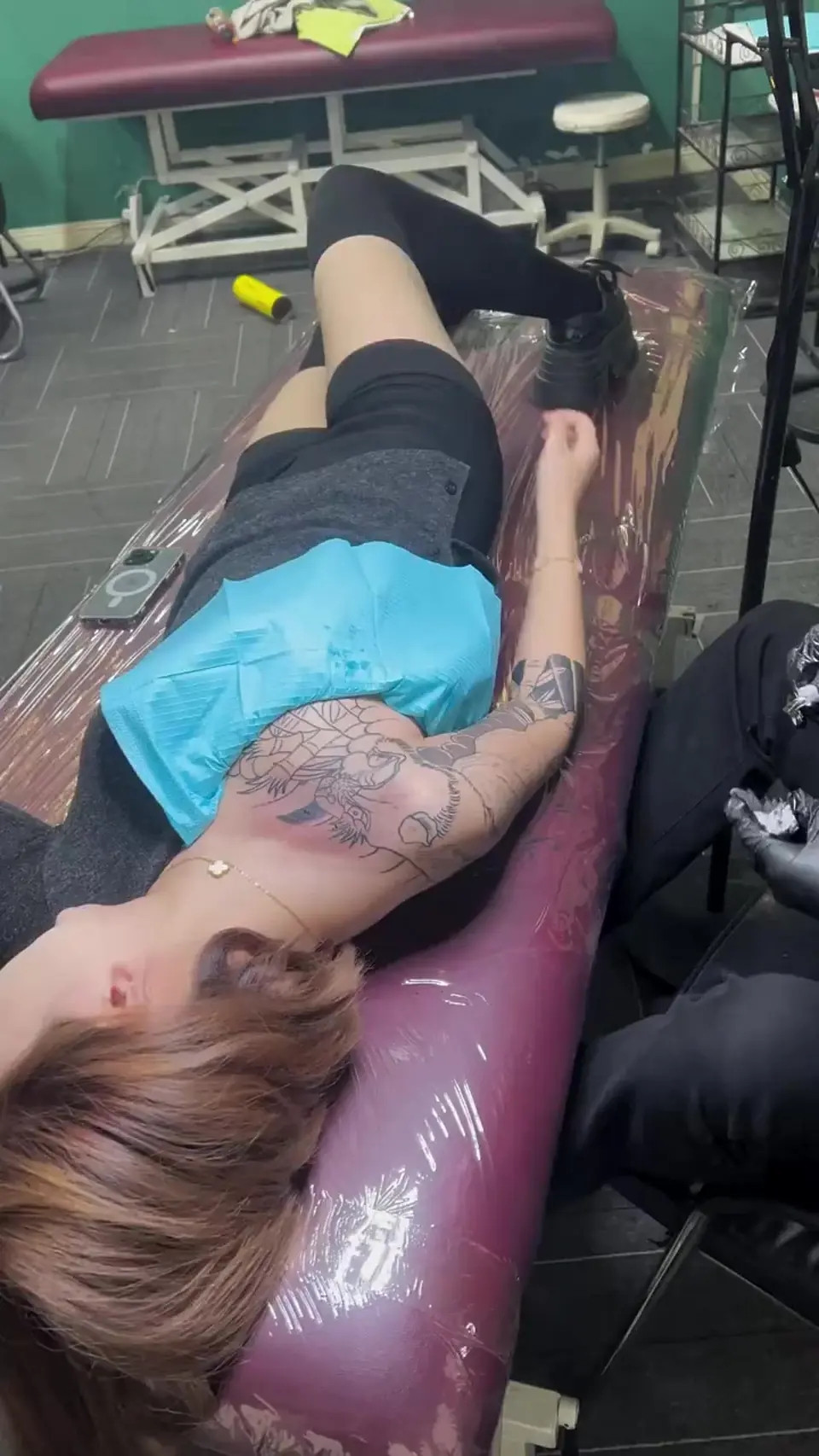 小姐姐胆子真大肩膀纹身这么大面积看着都老疼了有个性还是有故事...