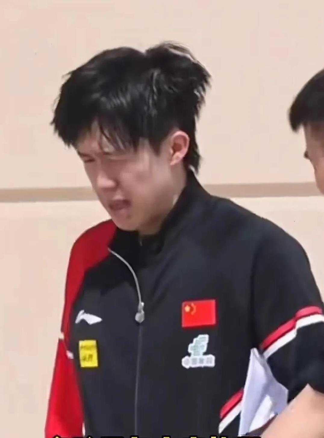 大头目前的三大困境，真的让他压力很大！一、樊振东退赛后，本应该扛起国乒大旗的，