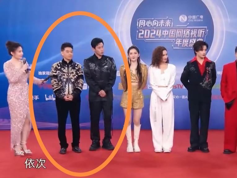 直到看见林志颖与内地帅哥陆毅的同框合影，才恍然明白这位台湾知名帅哥为何会选择高个