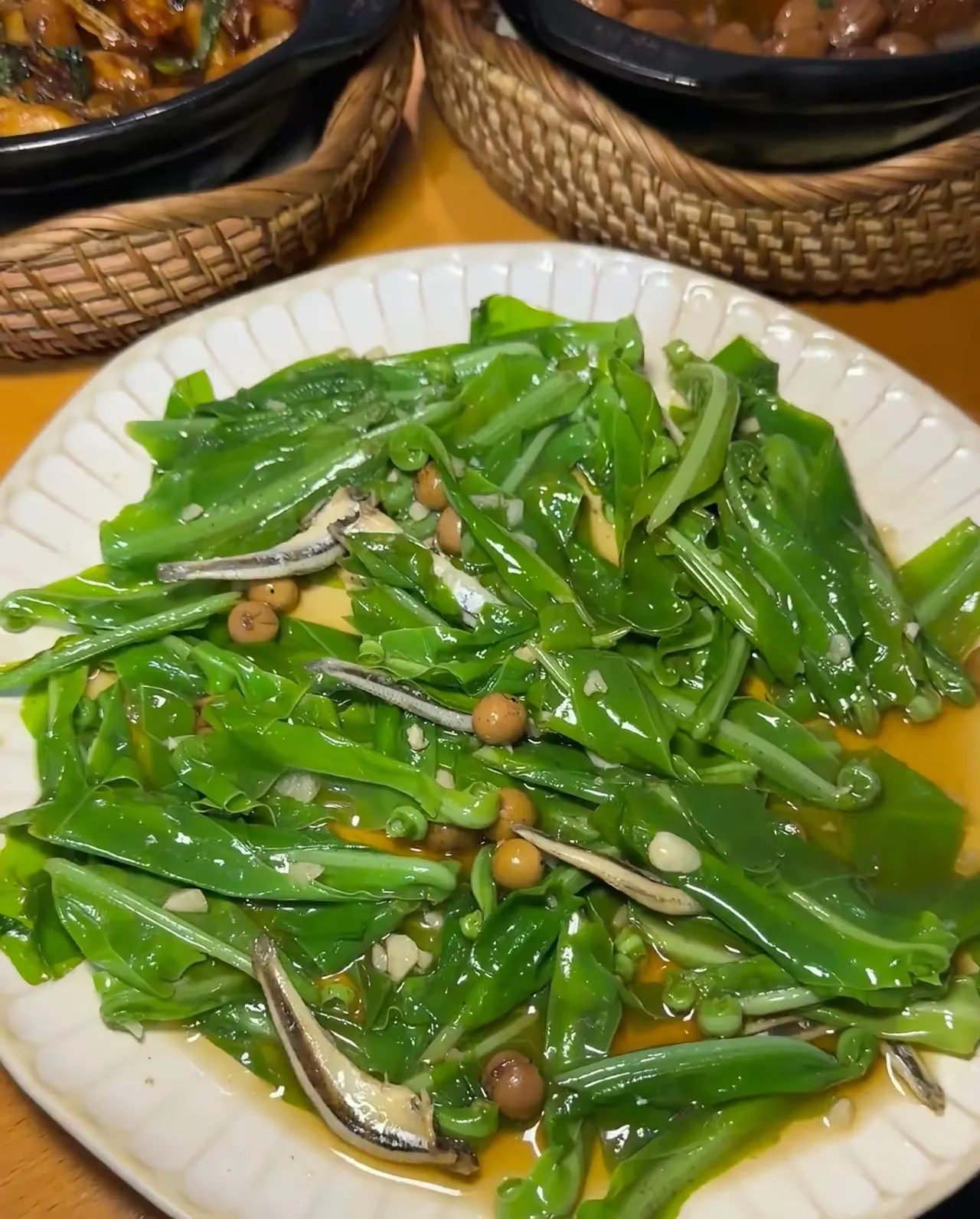 有没有广东的朋友啊？能不能告诉我这个到底是什么美食？这个吃起来滑溜溜的，味道属实