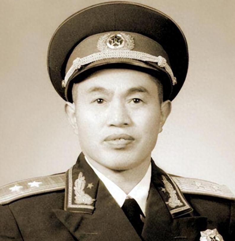 汉奸李大用被捕时本应处决，但皮定均却特意嘱咐优待他：不要杀他，悄悄放走可以吗？