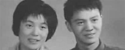 1979年，上海知青戴建国不顾反对娶了一农村女子，谁知娶回家当晚，妻子冲过去一拳