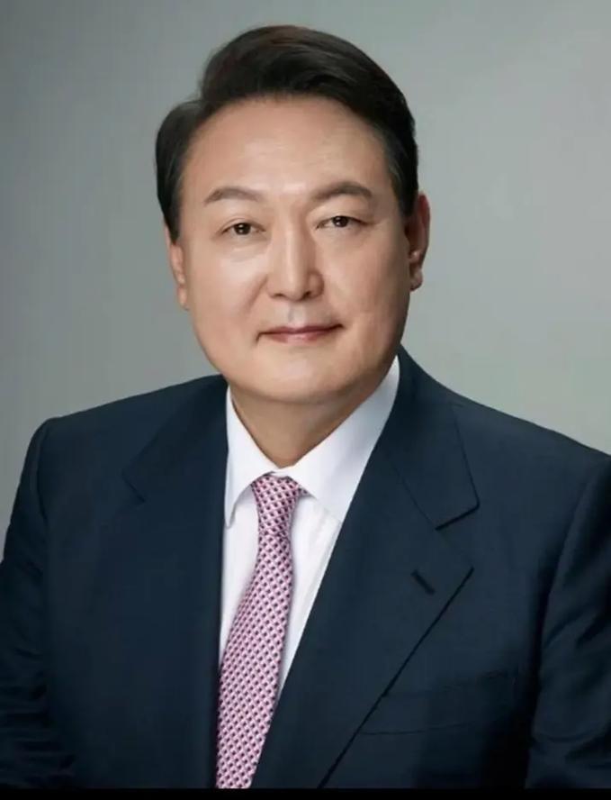 就在今天韩国传来的消息10月2日，一个大消息传来，韩国法院驳回了前检察总长尹