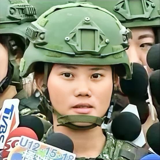 台湾这位女“连长”真勇，一口气把大实话全撂出来了近日，台湾某“坦克营”女连长