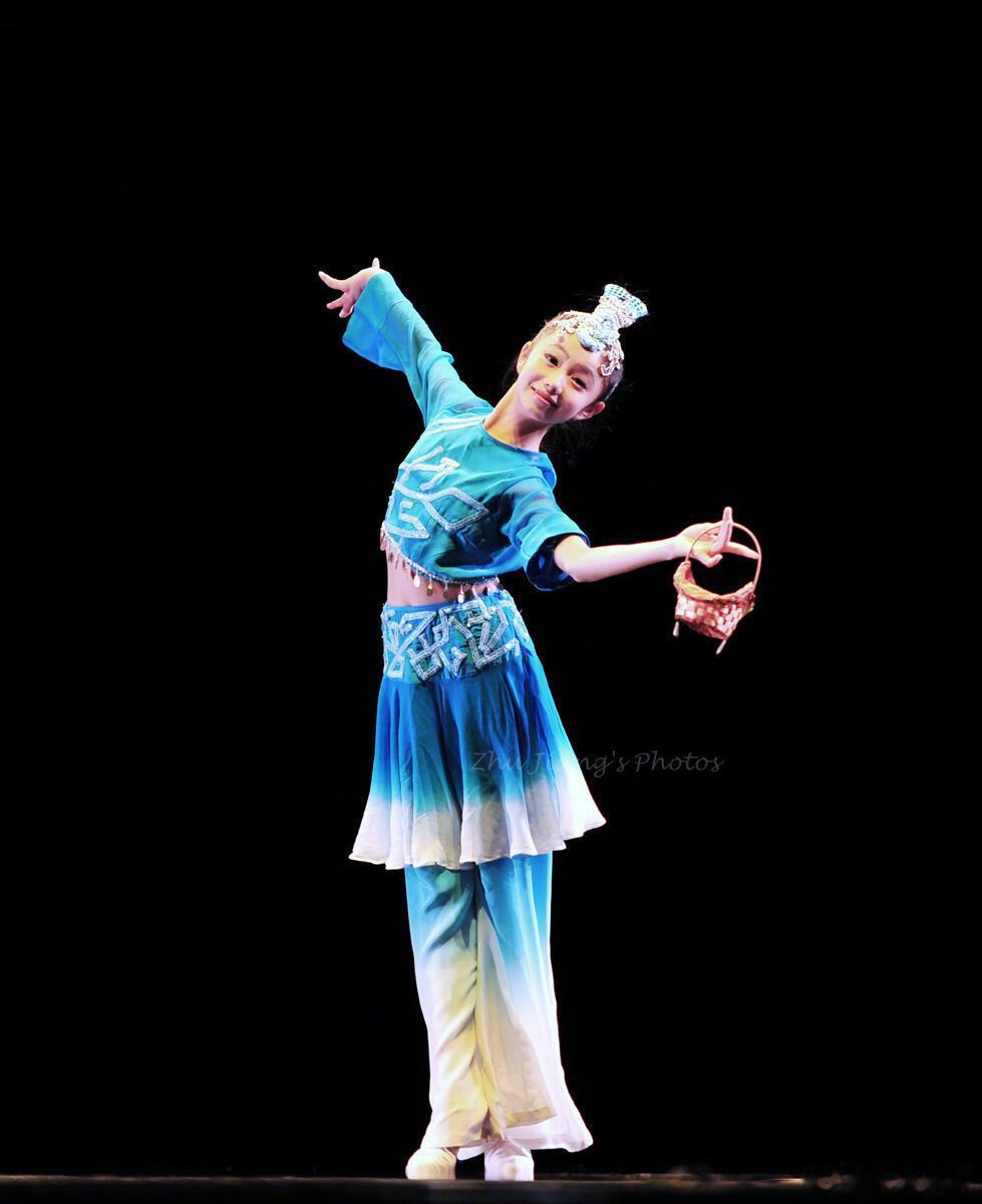 刘浩存北舞附中时期参赛照太可爱太灵动了呀~