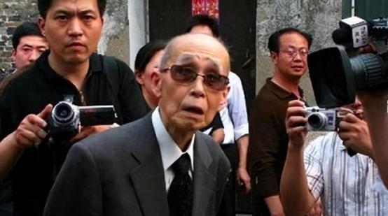 九十多岁的日本退伍老兵松本还想跟中国开战？当被问到为什么这么执着时，他说出了三个