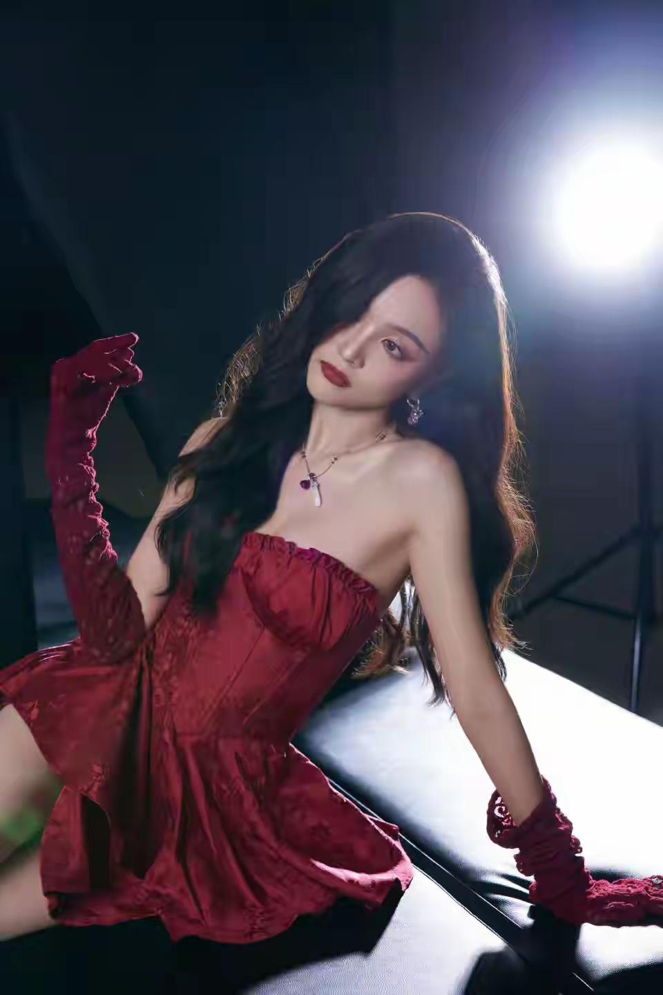 吴宣仪华境S全球首秀标配华为乾崑