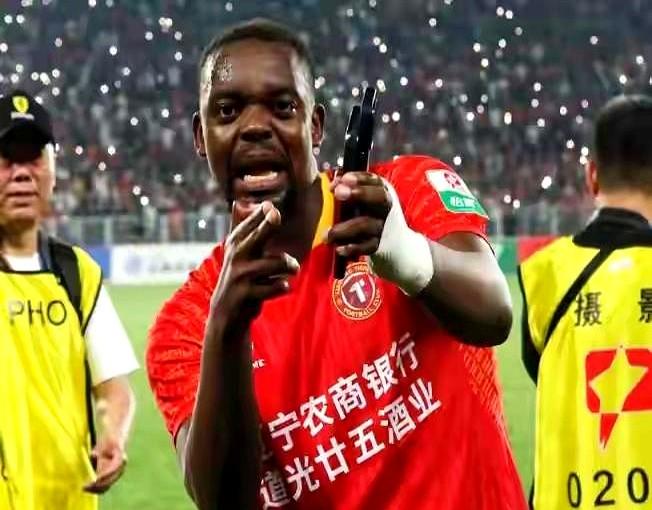不可思议！中甲金靴官宣留队，曾为铁人拒绝中超球队邀请！刚果外援姆本扎新赛季将继续
