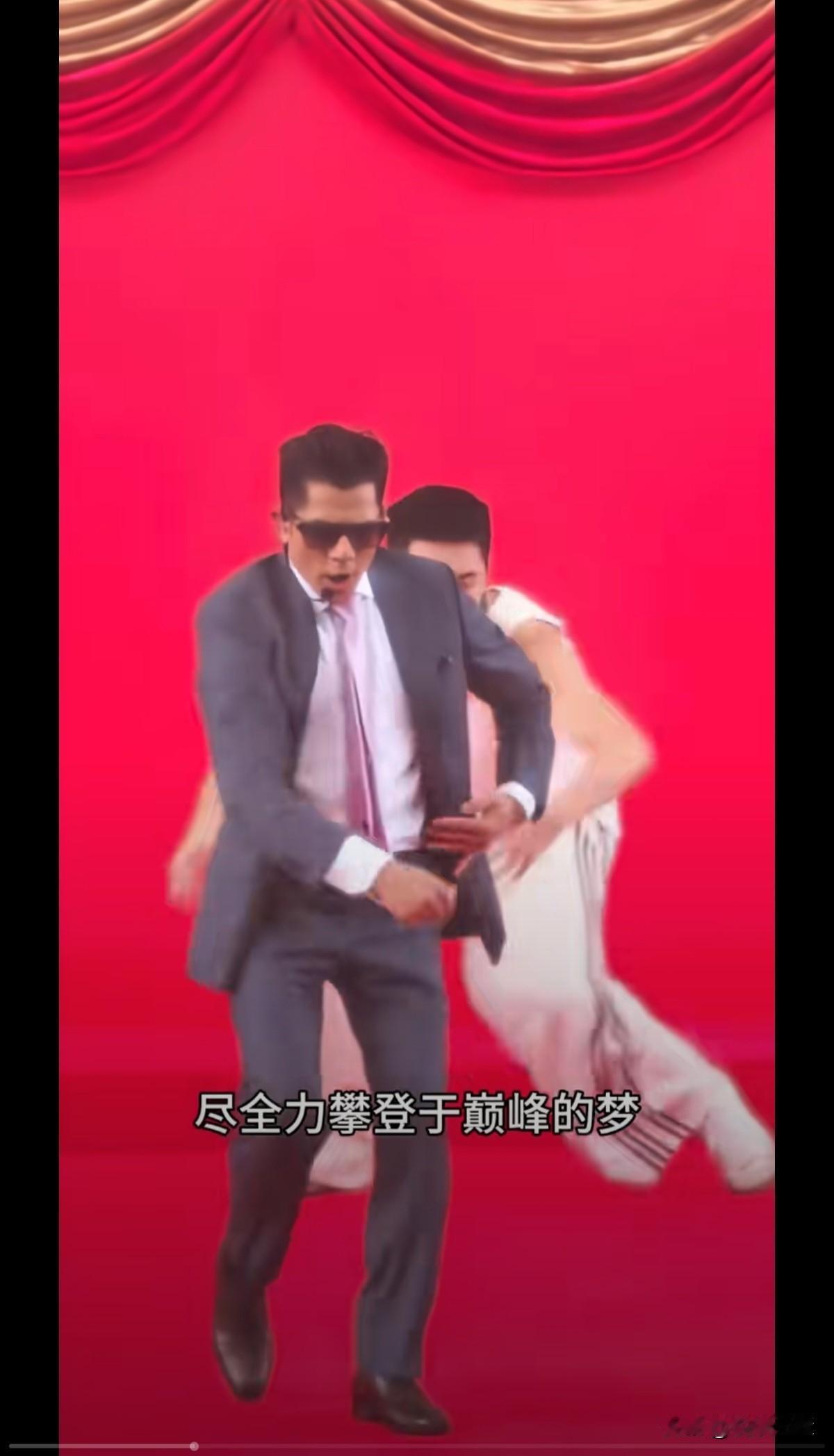 四大天王中黎明应该是最先垮掉的那个，刘德华还在死磕白水煮鸡胸，只有郭富城一身腱子
