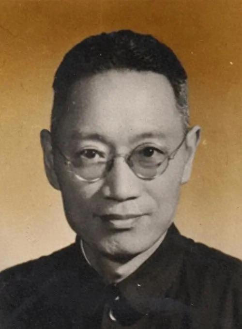 在上海市西北部，与宝山、普陀两区接壤处，有一块区域，名为嘉定，原为江苏省的一部分