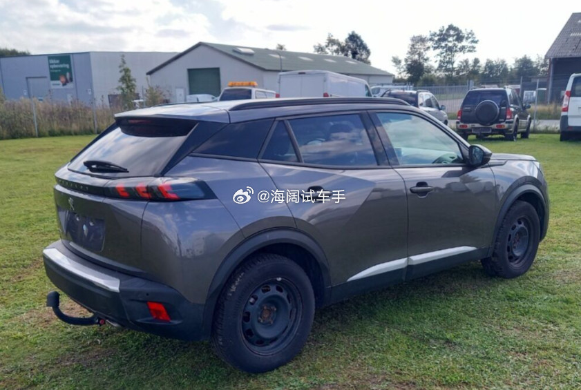 丹麦版标致2008，手动挡柴油，2021年上的牌，跑了18.3万公里，车况没介绍