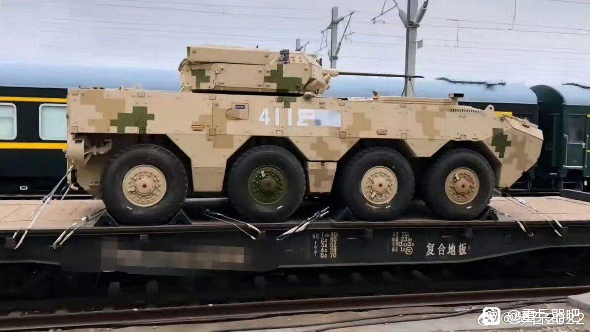带号、服役涂装的新大八轮[思考]无人炮塔上的新型多用途导弹发射器非常显眼[墨镜]
