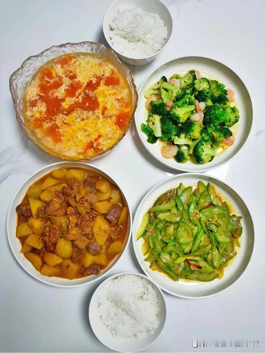 对于我来说，最幸福的事从来都不是什么惊天动地的大事，都是藏在柴米油盐里的小日子。