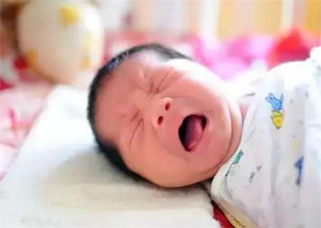 很尴尬, 生完宝宝第二天, 医生当众叫老公这样帮助宝妈