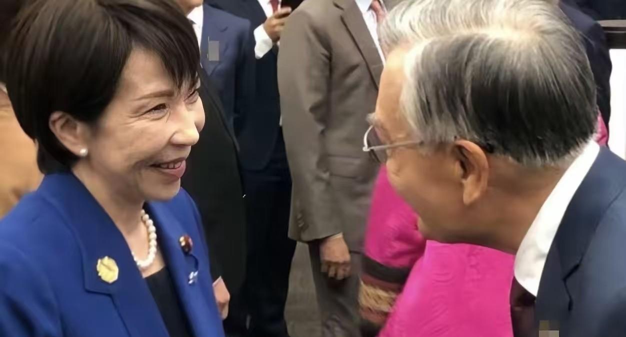 日本给台湾政客发勋章，中日关系亮红灯，下一站会是战争吗？最近日本做了件让中国很