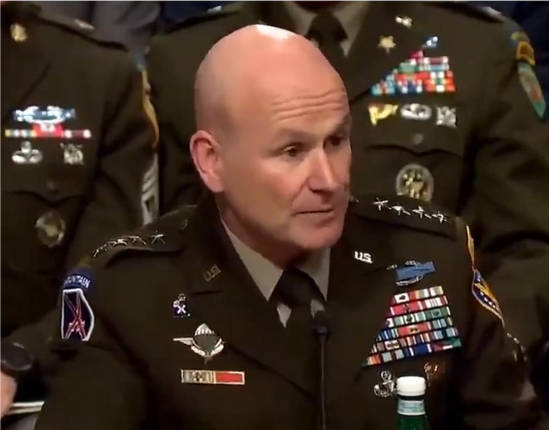 美国陆军欧洲司令卡沃利将军说：“起初我怀疑乌克兰人能否操作爱国者系统，现在连美国