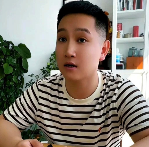 郭德纲侄子深夜吐槽：亲戚看演出还要自己买票，累觉不爱！其实德云社的票务制度一