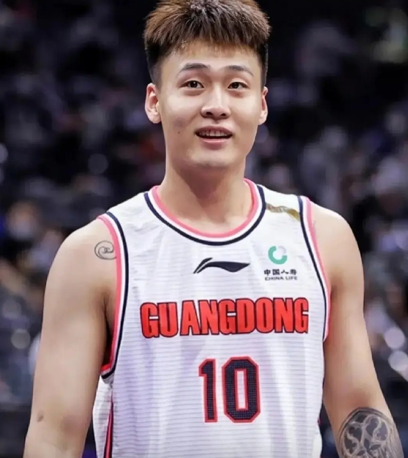 说实话，中国男篮这套阵容到了韩国还会继续输球，这届中国男篮其实个人实力很强大，周