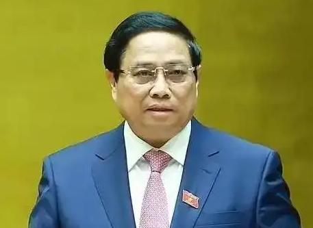 你有没有注意到？眼下争相去越南砸钱建厂、和它打得火热的那几个大国，翻翻旧账，全是