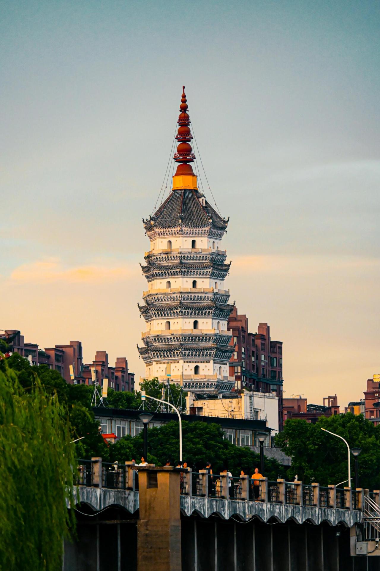 安庆就是全国郊区城建天花板！走过大大小小很多城市，真心觉得安庆的城市建设，尤其