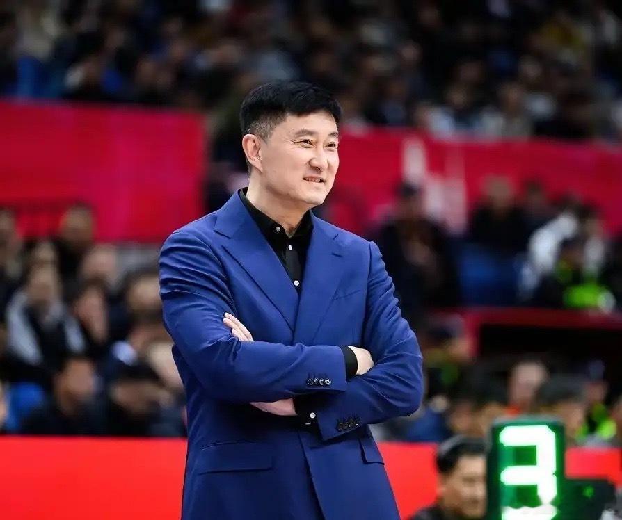 中国男篮近年来四大教练员，分别创造了最差记录。1、杜峰：（两次亚洲杯最差成绩）两次就任国家队主帅，第