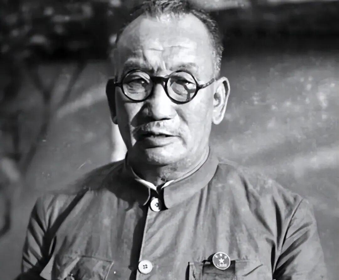 1947年，跟随马鸿宾多年的旧部如马玉麟、马培清、冶成章等人先后脱离马鸿宾，投靠