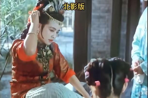 中国影史中，最被高估的演员，就是刘晓庆，她是唯一一个把王熙凤、武则天和慈禧，都