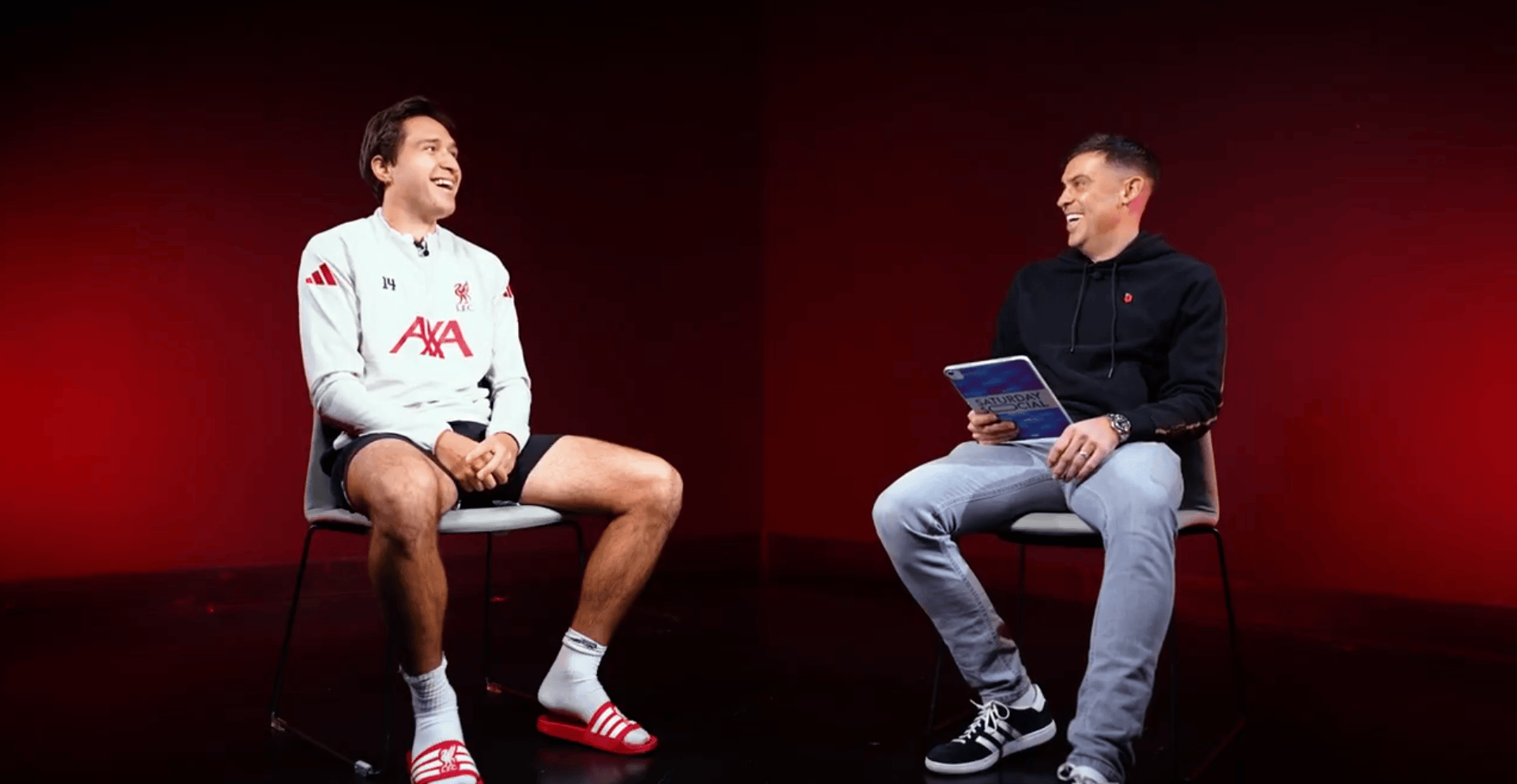 基耶萨: 和C罗一起踢球感觉很棒, 但说实话梅西是足球届GOAT