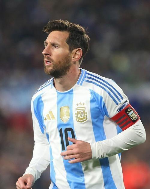 21世纪足坛十大前锋综合排名！大家认同吗？10阿圭罗：5次英超冠军、1次美洲杯