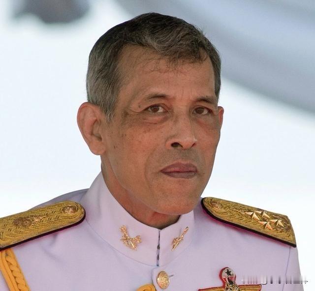 中泰会晤不足一周，泰王亲自出马，头一回来中国，就有要事相求泰王哇集拉隆功首访