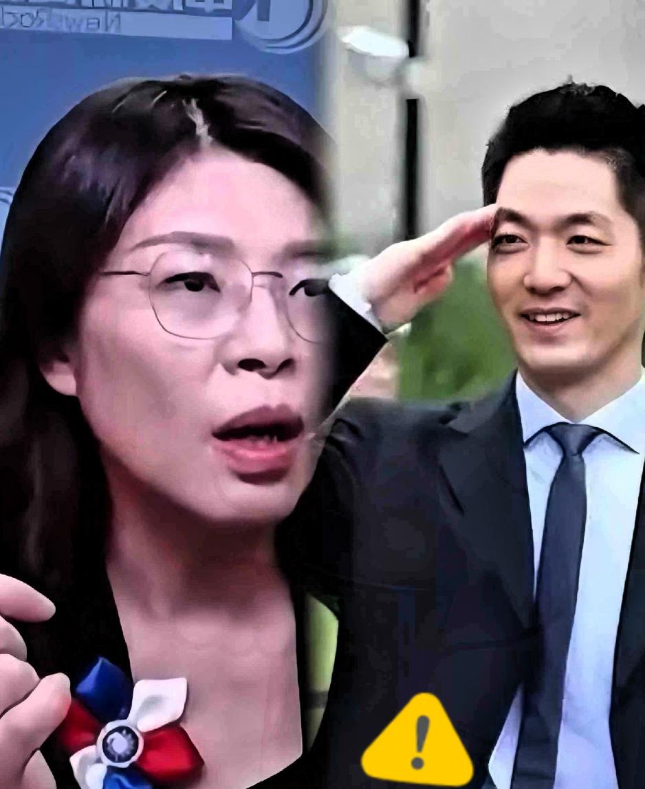 蒋万安是个狠角色，上午握手，中午就直接坐到郑丽文对面，他是正宗蒋家人吗？