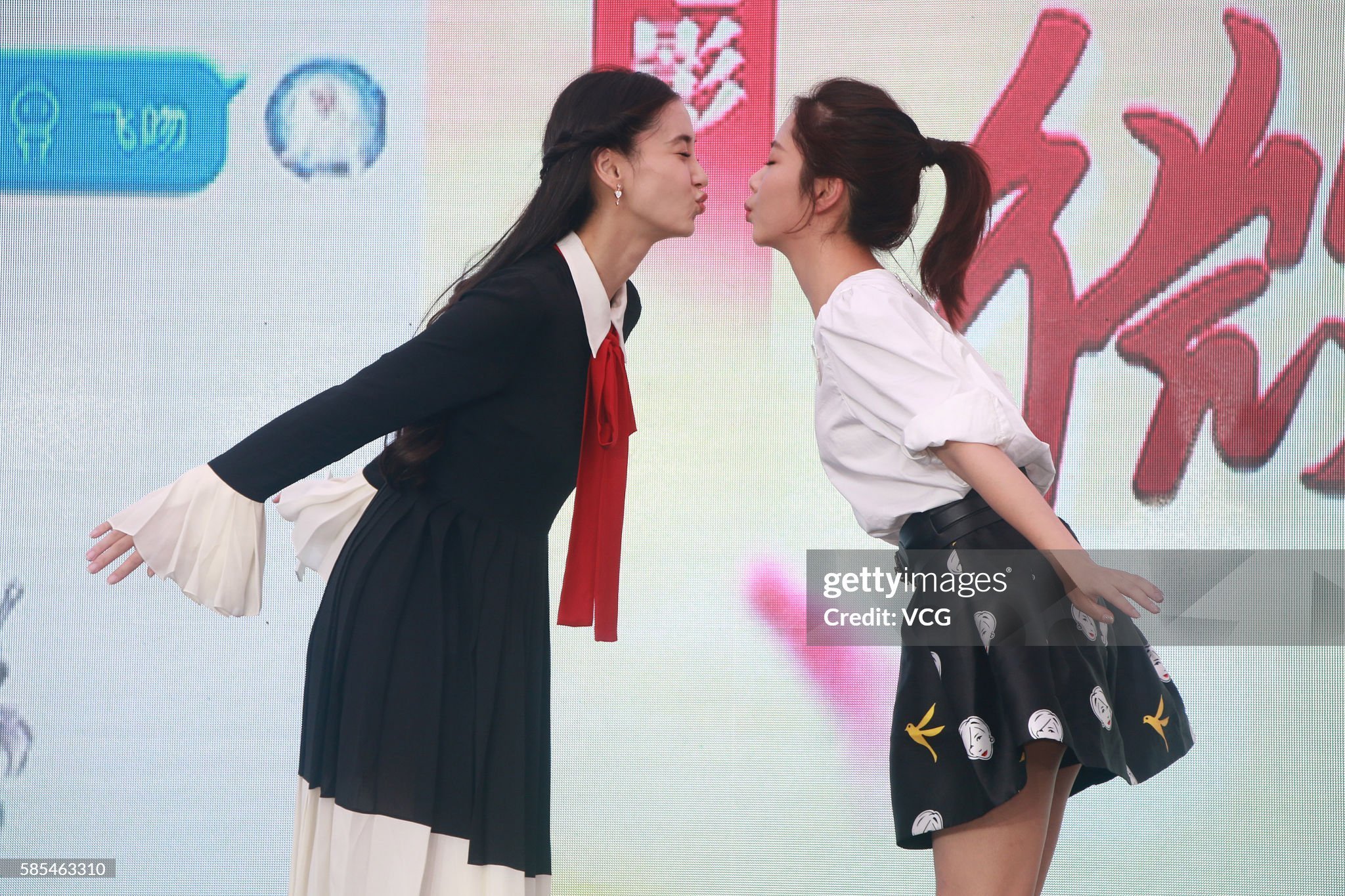 Angelababy夸韩安冉女儿angelababy在复制粘贴的时代，你是手