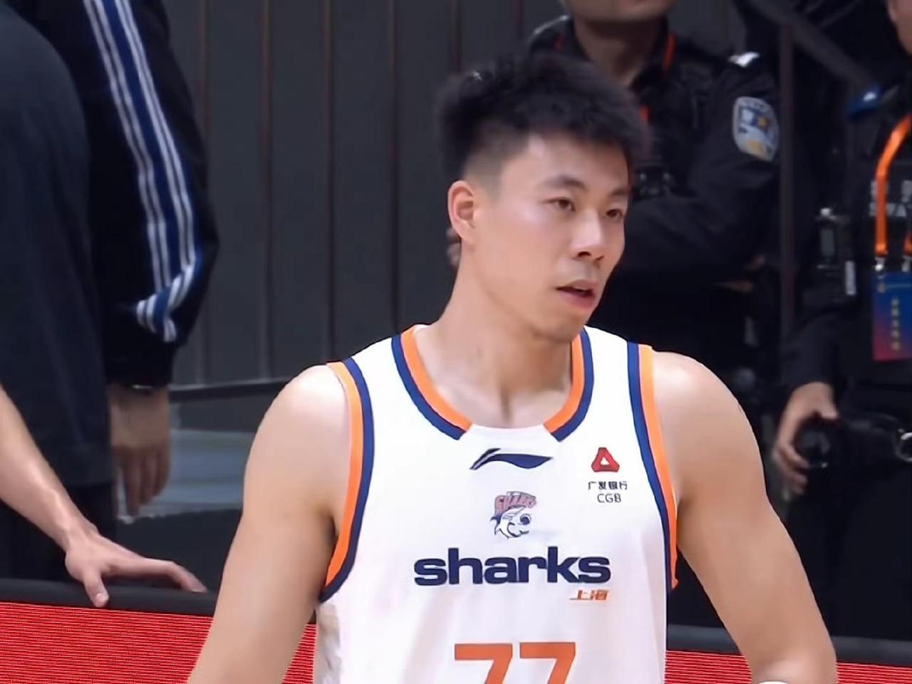 张镇麟8月份加盟上海，如果说一开始热身赛期间的表现挣扎可以理解为磨合期的阵痛，那