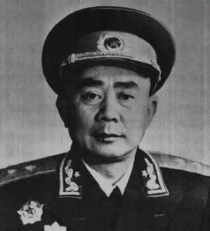 1970年12月17日凌晨，昆明军区42号院的枪声划破了寂静。开国中将谭甫仁