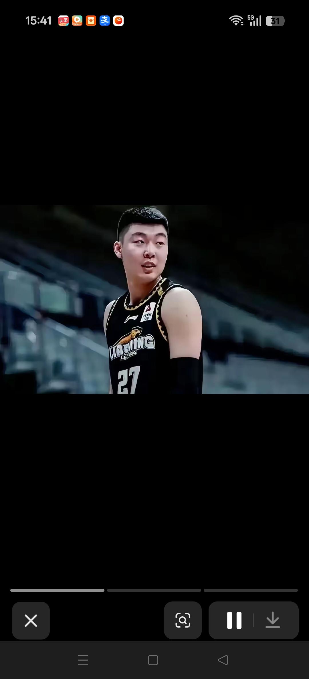 这前两天辽宁队付豪提出交易后，俞泽辰也向球队提出了离队请求。竞技体育毕竟是吃青