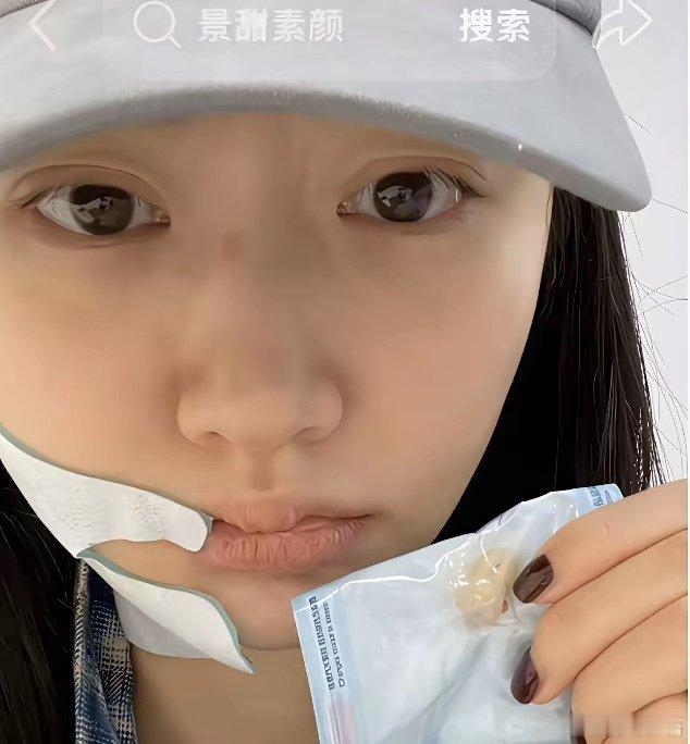 景甜素颜这个长相，连美女都算不上吧，而且真实皮肤很黄​