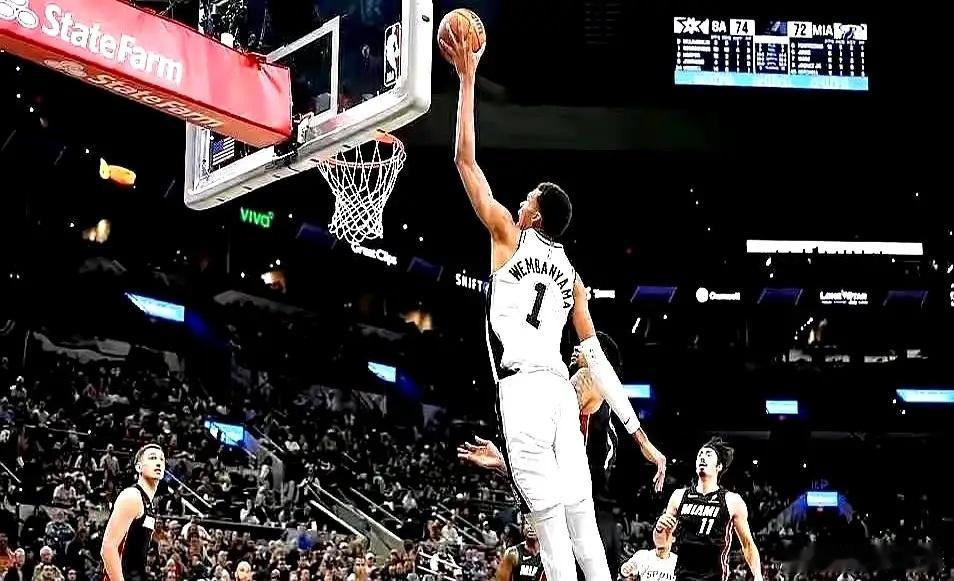 状元一场只拿4分全网开始唱衰文班亚马被贴脸肉搏，接球就掉球，投篮像被封印。对手摸