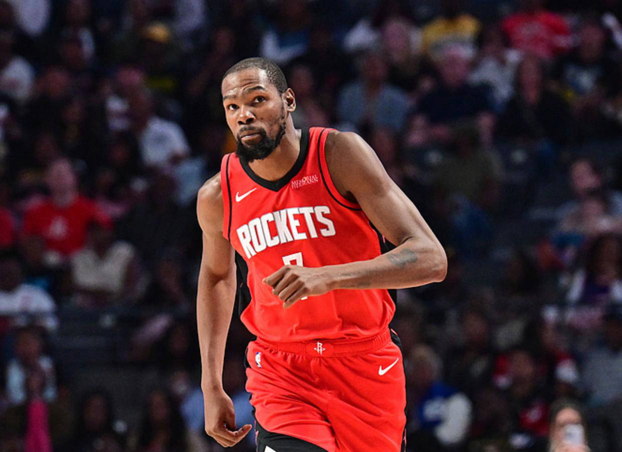 最近火箭队战绩并不是很稳定，有记者JamesPiercey就发文表示，杜兰特不